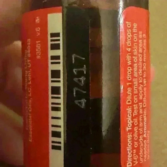 Young Living Lemongrass Essential Oil 0.5 fluid ounces (15 mL) New - Picture 3 of 3